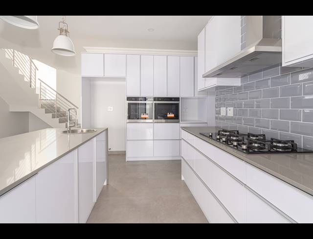 4 BEDROOM FREESTANDING FOR SALE IN SANDOWN